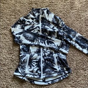 Lululemon jacket size 4